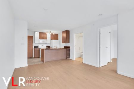 Condo in Downtown Vancouver, BC - Photo 5