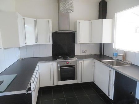 2 bedroom terraced house to rent - Photo 3