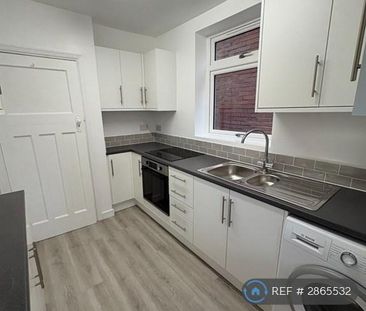 3 bedroom semi-detached house to rent - Photo 6