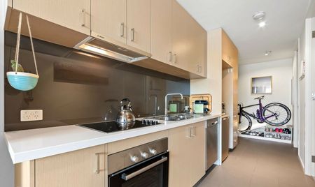 CONVENIENT LIVING IN SOUGHT AFTER MALVERN PRECINCT - Photo 3