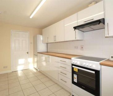 Downfield Road, Cheshunt, EN8 - Photo 3