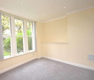 Ground Floor Flat Front, Victoria Road, Penarth, CF64 - Photo 5