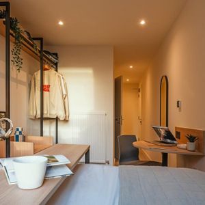 1 bedroom in a flat share to rent - Photo 3