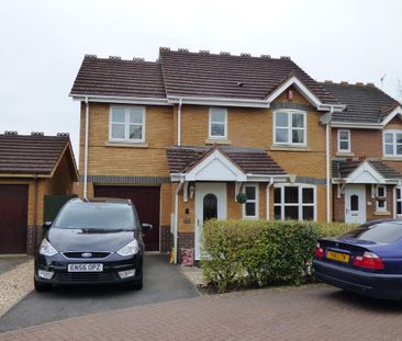 4 bedroom semi-detached house to rent - Photo 3
