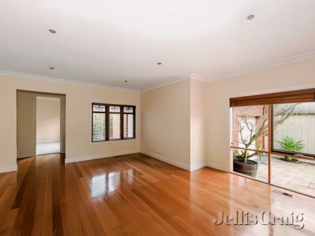 3 Bed, 2 Bath - Photo 4