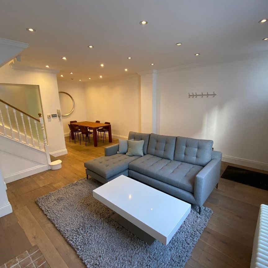 Ryders Terrace, St Johns Wood, London, NW8 0EE - Photo 1