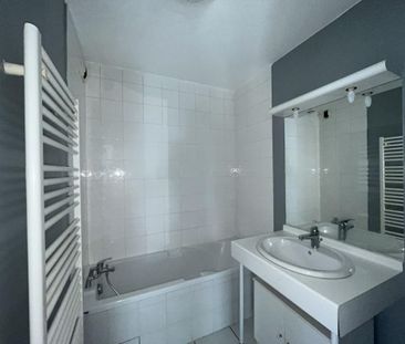 Location Appartement 2 pièces 47m² CHAMBERY 73000 - Photo 6