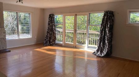 MORE THAN MEETS THE EYE - NEW LYNN - Photo 2