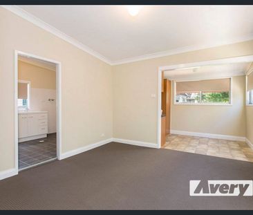 2-Bedroom Cottage with Waterfront Access - Photo 1