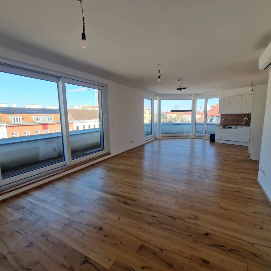 TOLLE LOFTARTIGE PÄRCHENWOHNUNG mit TERRASSE und BLICK zum RIESENRAD - Foto 1