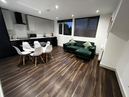 3 Bed Flat, Finchley Road, NW11 - Photo 2