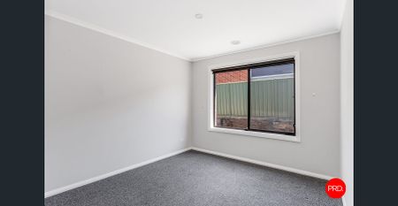 Modern Family Living in a Prime Kangaroo Flat Location - Photo 4