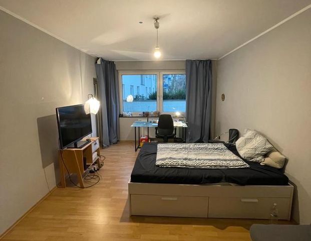 1 Zimmer in 70qm Wohnung in Ehrenfeld. Bitte richtig lesen! - Foto 1