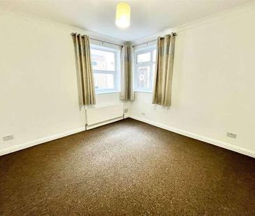 Mount Liell Court East, The Leas, Westcliff-on-sea, Essex, SS0 - Photo 5