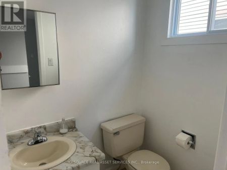 45 HUNTSMAN CRESCENT - Photo 5