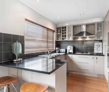 Location location and location! - Photo 1