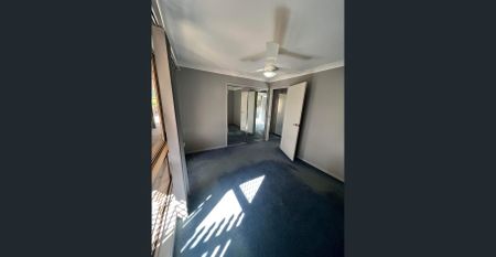 TIDY FAMILY HOME!!! - Photo 2