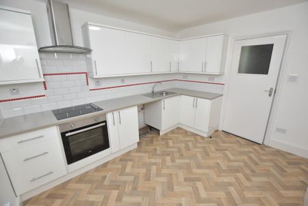 3 bedroom apartment to rent - Photo 5