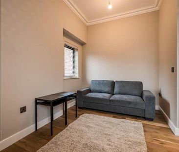 Apt 3, 16 Upper Crescent, Belfast, BT7 1NT - Photo 1