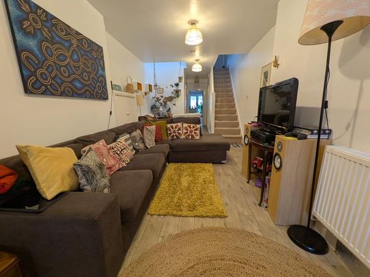 3 bedroom link detached house to rent - Photo 1