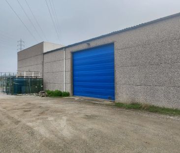 Geïsoleerde loods van 385m² met sectionaalpoort - Photo 3