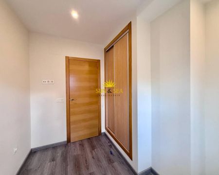 GROUND-FLOOR APARTMENT WITH THREE BEDROOMS – CAMPOAMOR - Photo 5