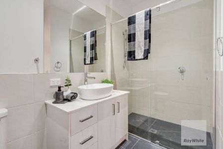 Charming 3-Bedroom Townhouse in Westmeadows - Photo 5