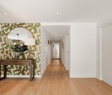 Middle Floor Apartment in Nueva Andalucía - Photo 3