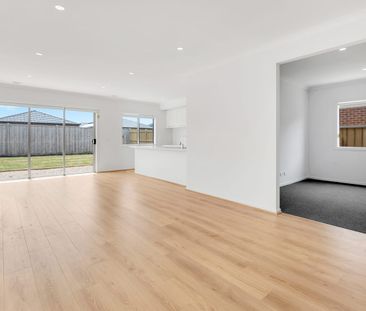 Spacious & Low-Maintenance Family Home - Photo 1