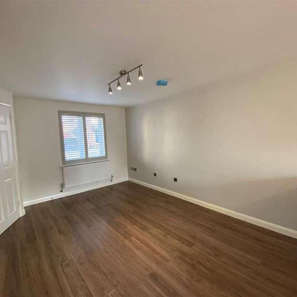 Heol Gylfinir, Barry Island, CF62 - Photo 1