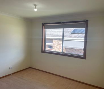 COZY FAMILY HOME ON SOUTH ARMIDALE - Photo 3