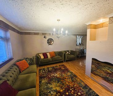 Martian Avenue, HP2 5PL, Hemel Hempstead - Photo 1