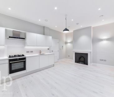 Flat, Carnaby Street, Soho, W1F - Photo 3