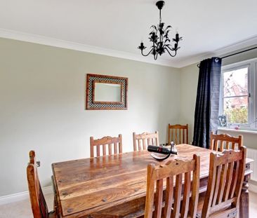 6 bedroom detached house to rent - Photo 2