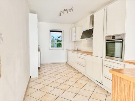 Wohnen, wo andere Urlaub machen - Sonnige Wohnung mit Skylineblick und eigenem Garten - Foto 5