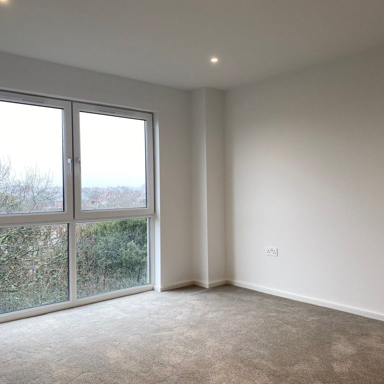 Park Road, Poole - Photo 1