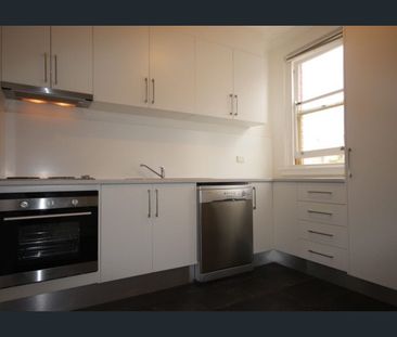 Stylish Unit in the Heart of Bentleigh - Photo 3