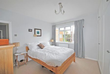 Walpole Court Hampton Road, TWICKENHAM - 1 bedroomProperty for lettings - Chasebuchanan - Photo 4