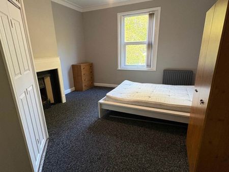 Harehills Avenue (Room 2), Chapeltown, Leeds - Photo 4