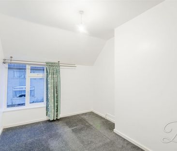 3 bedroom - Photo 2
