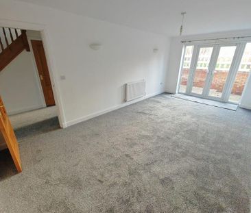3 bedroom semi-detached house to rent - Photo 2