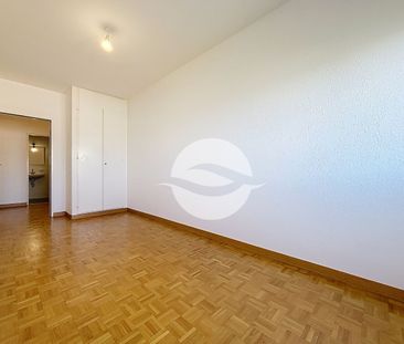 Stunning 4-room apartment with views of the Jura - Photo 3