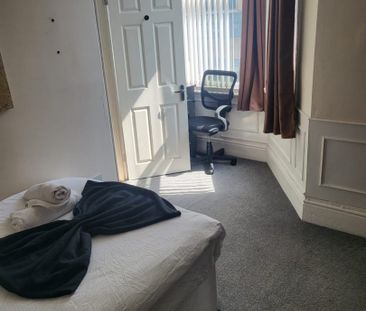 To Let : Albert Road , Middlesbrough ,TS1 2PP - Photo 1