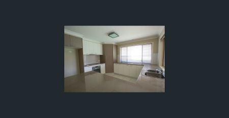 Spacious Modern Home to Rent in Popular Kleinton! - Photo 5