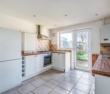 3 bedroom semi-detached house to rent - Photo 6