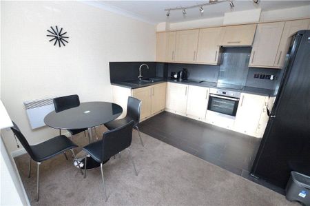 2 bedroom flat to rent - Photo 5