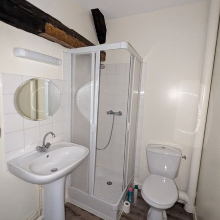 Location Appartement 1 pièce 21m² ISSOUDUN 36100 - Photo 4