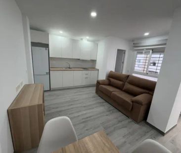 Apartamento en alquiler en Ciudad Jardín - Photo 2