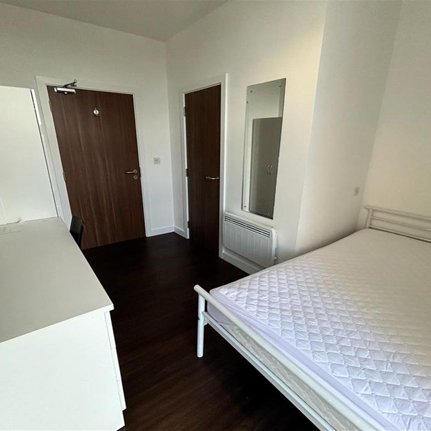 Flat to Rent: City Point, Great Homer Street - Photo 1