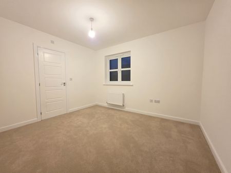 .Three bedroom detached house - Photo 3